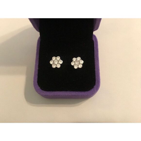 Gorgeous New Sim Diamond Floral Design Cluster Stud Earrings~925 Sterling Silver - Picture 2 of 4
